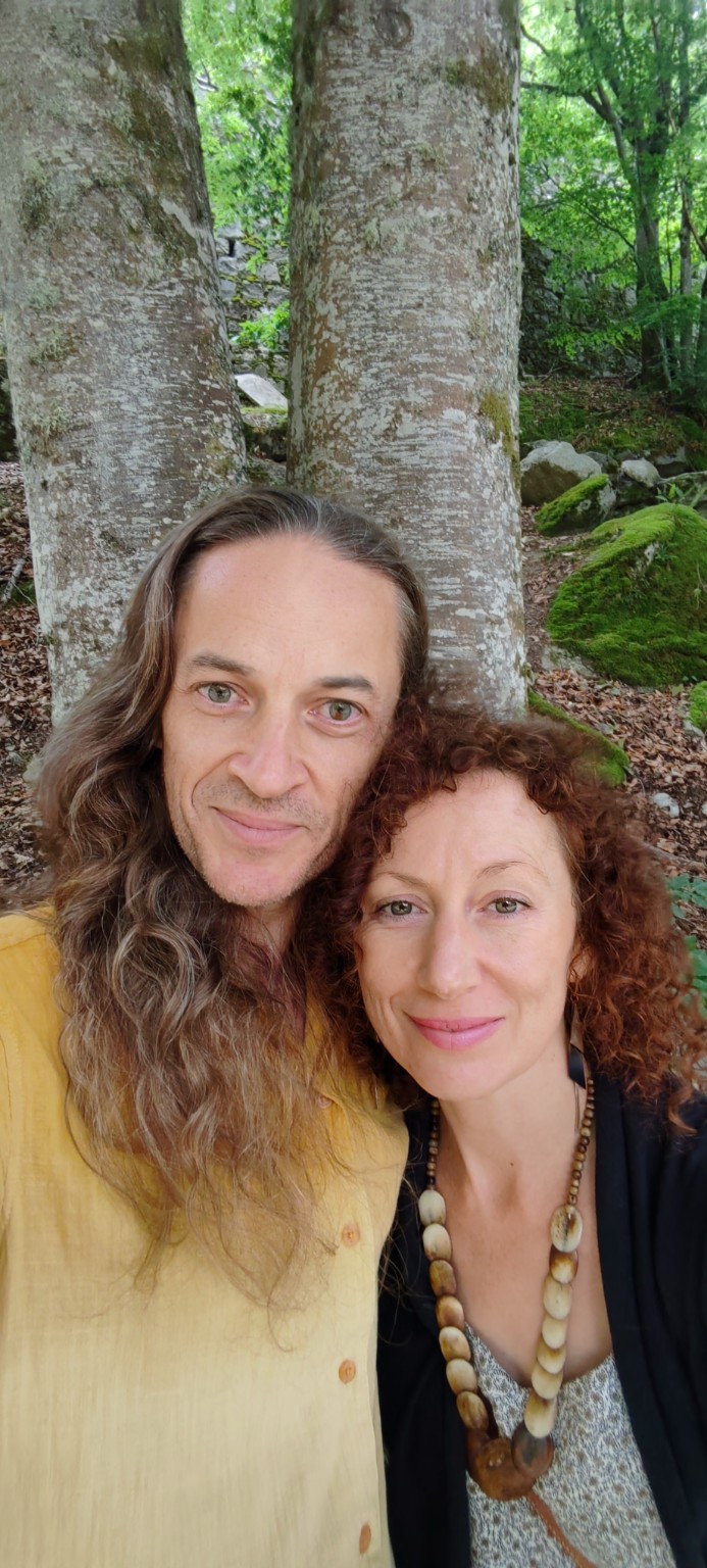 Julie y Abraham en la naturaleza